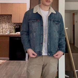 Levi’s Denim Type III Sherpa Trucker Jacket 🧥